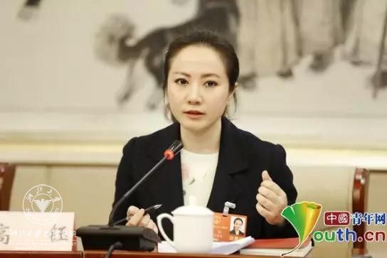 全国人大代表、重庆盼达汽车租赁有限公司总经理、开云官方端网站登录入口校友高钰.jpg